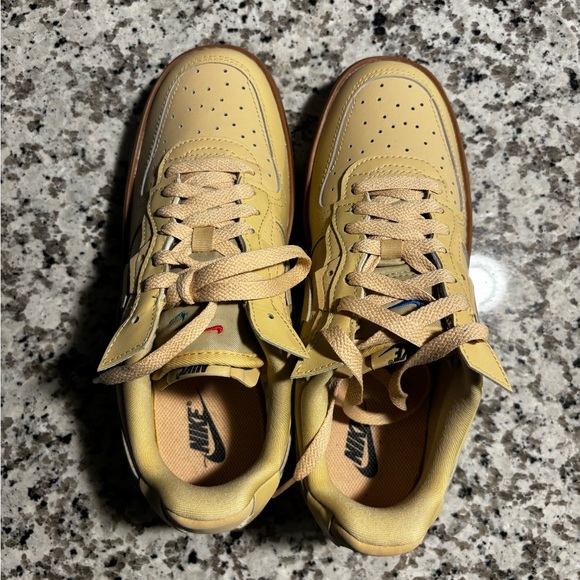 Women’s Nike Air Force 1 Fontanka - Picture 2 of 5